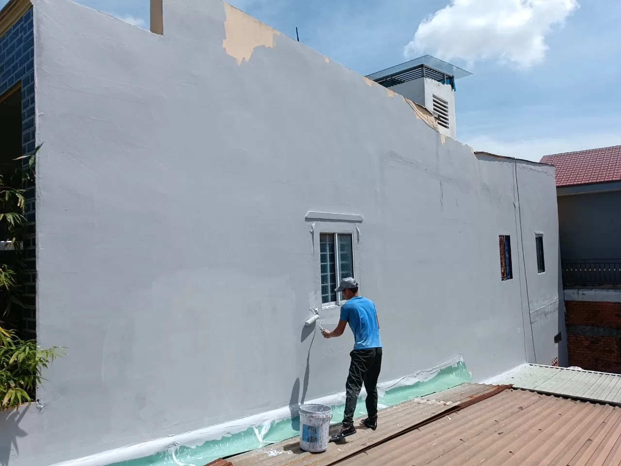 Kinh nghiệm lựa chọn sơn chống thấm tường Dulux