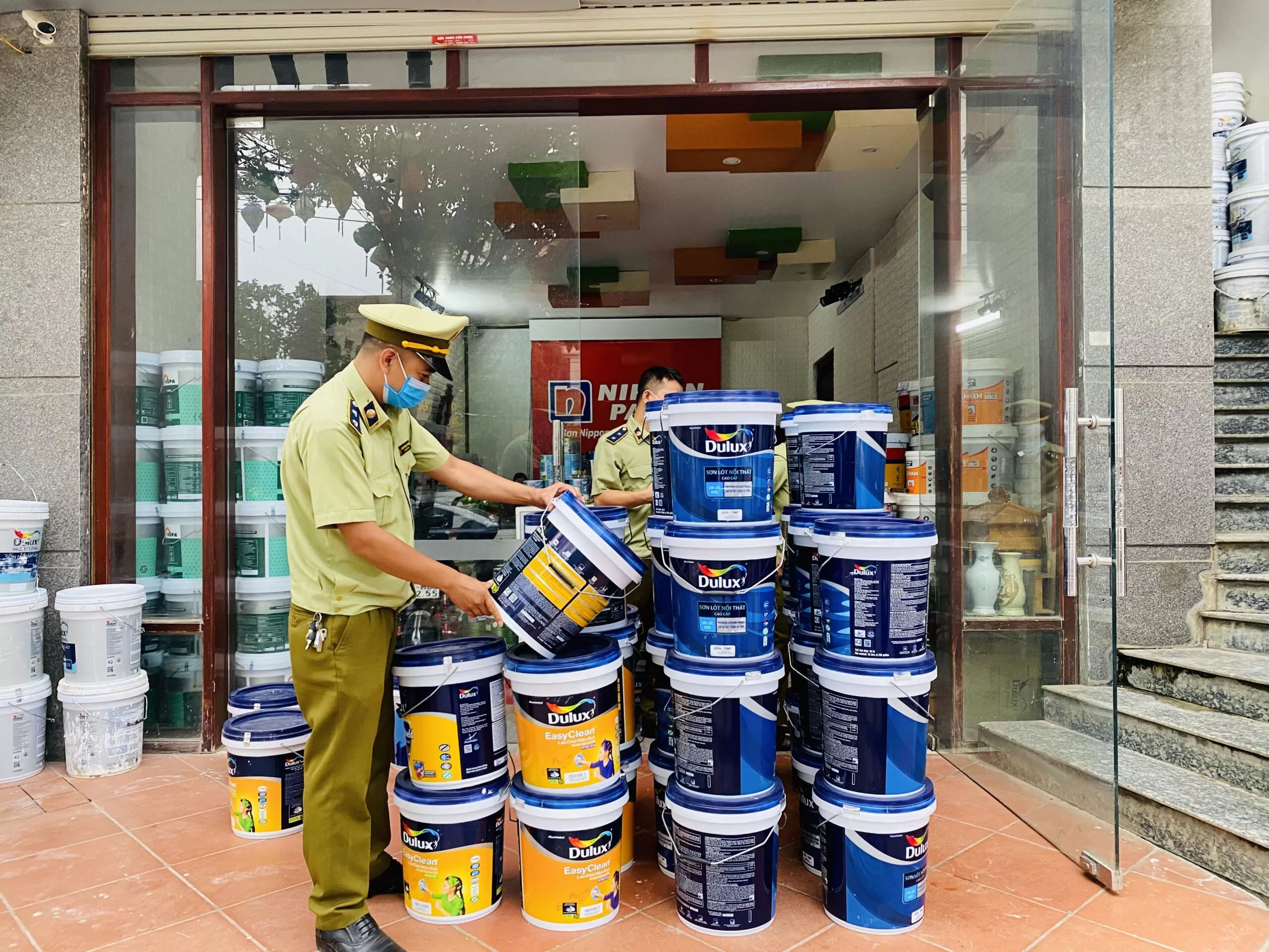 Cách nhận biết sơn Dulux chính hãng