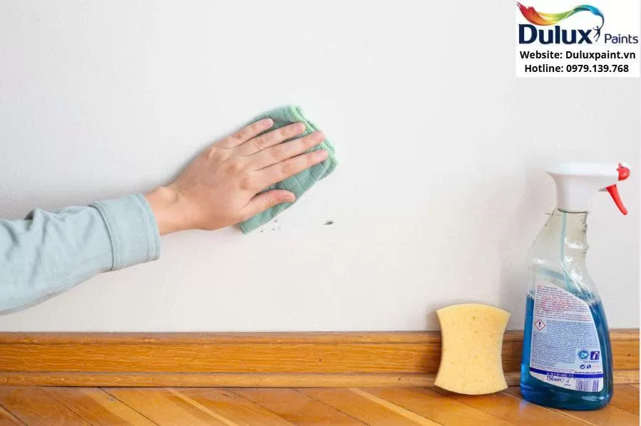 Sơn Dulux lau chùi hiệu quả chống bám bẩn, dễ vệ sinh
